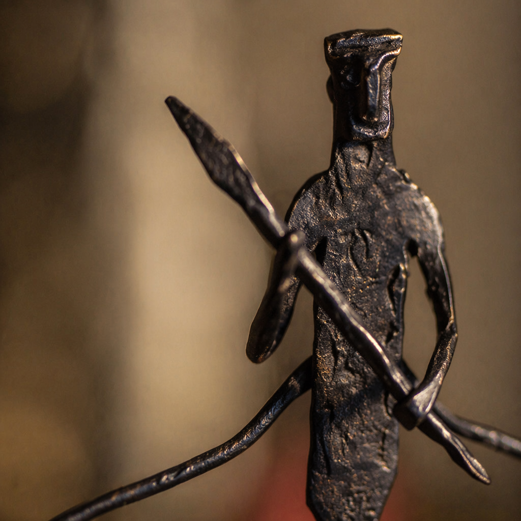 Bastar Balance Wrought Iron Figurine, Tribal Stories. Handmade in India by House of Taraasha.